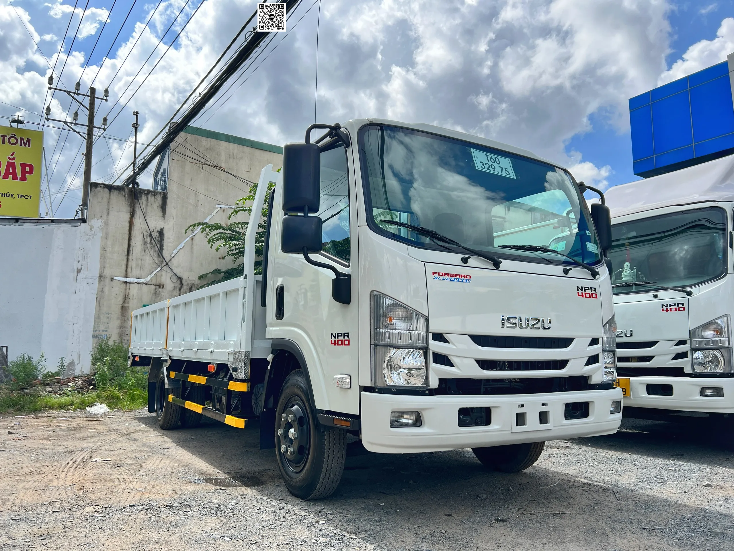 Xe tải Isuzu NPR 400 thùng lửng tại Việt Nam