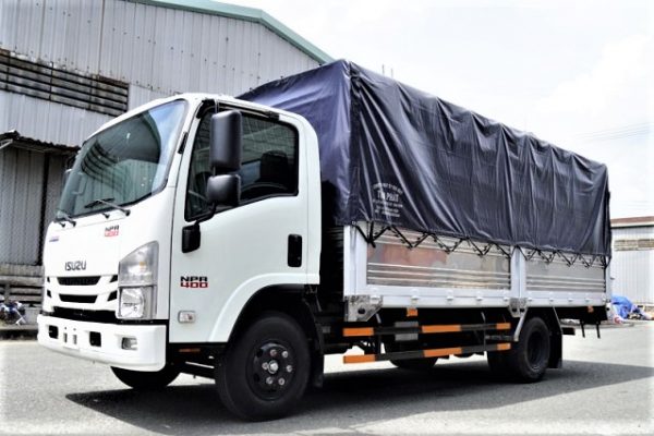 Phiên bản thùng mui bạt NPR 400